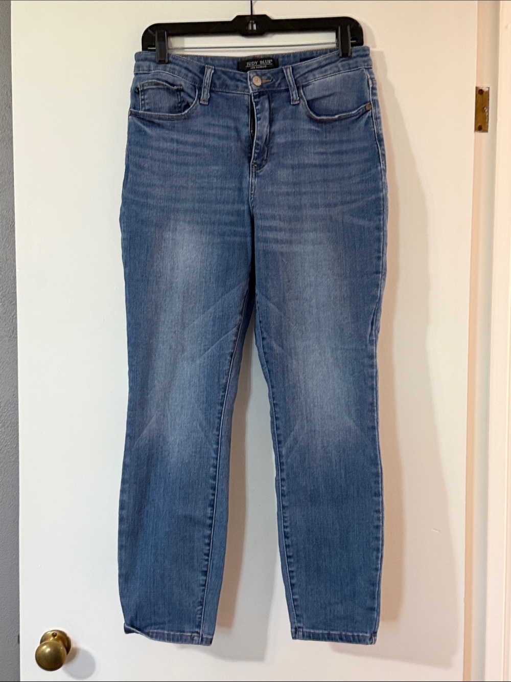 Judy Blue Straight-Leg Women's Jeans in Medium Blue Wash
